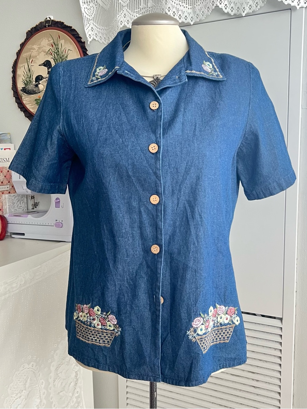 Vintage 90s GrandmaCore blue denim embroidered floral baskets button up shirt